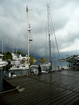 DSCI0237.JPG - Der Regenguss hat sich nach Nordenverabschiedet. Aber toll sient die Welt deshalb trotzdem nicht aus.