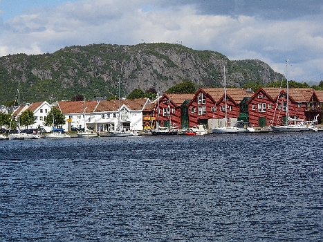 DSCI0019.JPG - Dier Kulisse von Farsund. Unser erster Eindruck von Norwegen.