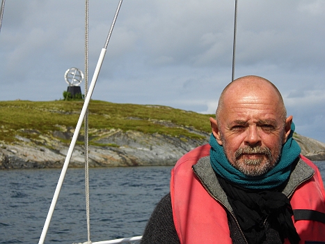 DSCI0023.JPG - Mit ein bisschen Sonne, darf sich denn auch der Skipper mal mit der Bake ablichten lassen