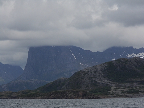 DSCI0055.JPG - Oops! Da hat einer die Bergspitze geklaut!
