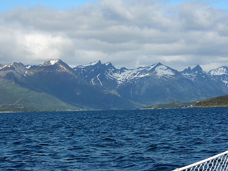 DSCI0153.JPG - Das Wetter bessert sich, und nicht nur der Himmel, auch das Wasser wird blauer!
