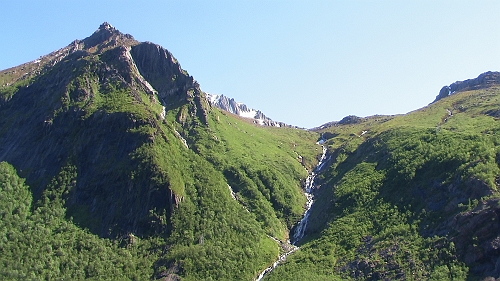 PIC_1488.JPG - Von ueberall rauscht das Wasser in die Tiefe