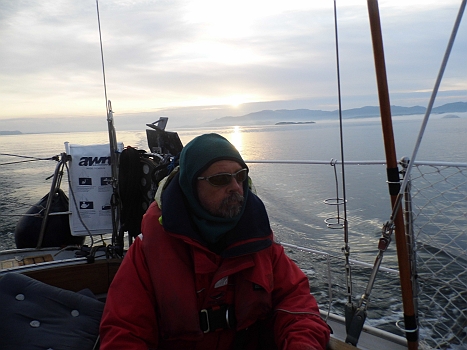 DSCI0004.JPG - ...Bis zum Morgen! Nebel, Dunst und alles was dazu gehoert. Kalt uebrigens auch, wie man sieht!