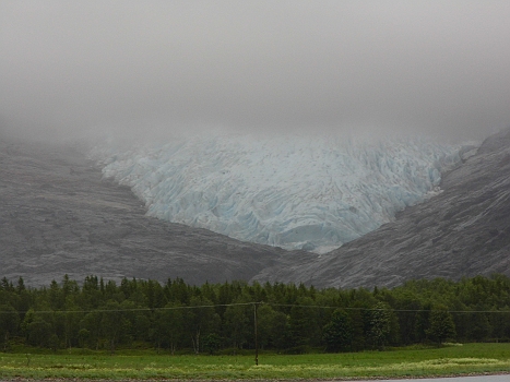 DSCI0015.JPG - Wer da glaubt, am Gletscher, da scheint nur die Sonne, der schau sich das mal an: Sieht irgendwie unheimlich aus, oder?