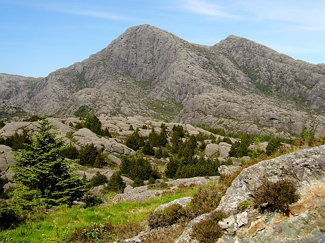 DSCI0057.JPG - Und wer denkt bei solchen Bildern nicht an die alten Karl May Filme? Gleich kommen Lex Baker und Pierre Briece um die Ecke geritten ....