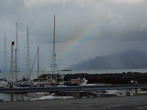DSCI0072.JPG - Ja Regen gibts im Moment eigentlich genug, Wind soieso - und dann noch aus der falschen Richtung, aber wo Regen ist, da ist auch hin und wieder ein Regenbogen...