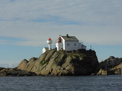 DSCI0009.JPG - Das Leuchtfeuer verabschiedet uns. Hier ist f&Atilde;&frac14;r uns Norwegen zu Ende - Ende einer unvergesslichen Zeit!