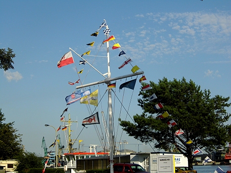 DSCI0011y.JPG - Schoen, gelle?! Aber keine falschen Hoffnungen. Das war nicht extra fuer uns, sondern weht neuerdings hier standardmaessig