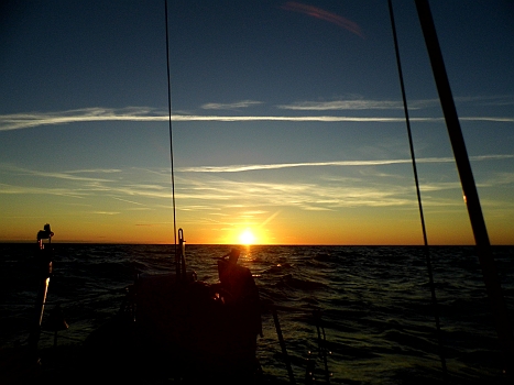 DSCI0014.JPG - Der Abend ist dann wieder ruhig und der Tag verabschiedet sich mit diesem tollen Sonnenuntergang