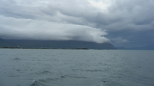 PIC_1173.JPG - Wer es nicht glaubt: Bitte, da sieht man es. Das Schietwetter folgt uns und treibt uns nach Norden