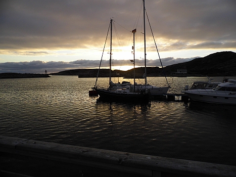 DSCI0086.JPG - Die Nacht senkt sich ueber ein kleines Paradies am Rande des Meeres...