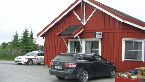 DSCI0007f.JPG - Auch das gibt es hier: Das Buero des Sheriffs....