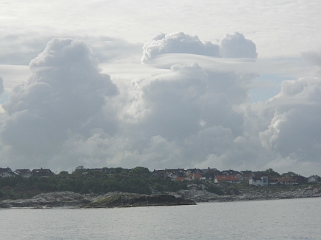 DSCI1008.JPG - Abreise aus Tananger... Na wenn das mal gut geht... Es geht und wird zu einem der schoensten Segeltage ueberhaupt....