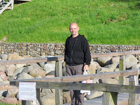 DSCI0142.JPG - Lohme gef&Atilde;&curren;llt uns. Schade, dass es keinerlei Einkaufsm&Atilde;&para;glichkeiten, bis auf die Fischr&Atilde;&curren;ucherei gibt.