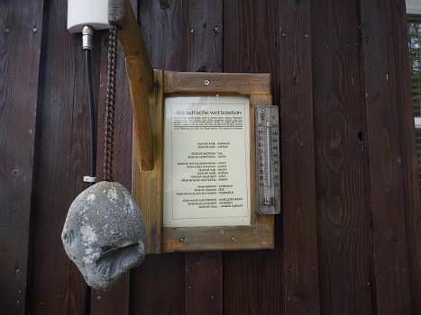 DSCI0160.JPG - AmMorgen des 17.05. entdecke ich am Hafenb&Atilde;&frac14;ro die perfekte Wettervorhersage: den keltischen Wetterstein.