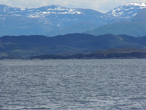 DSCI0041.JPG - es ist einfach nur schoen hier und man fuehlt sich klein und unbedeutend angesichts solcher Kulisse.