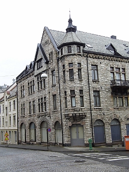 DSCI0236.JPG - Noch eines der schoenen alten Haeuser