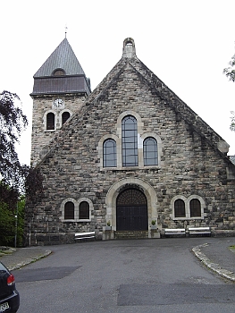 DSCI0238.JPG - In die Kirche von Aalesund kamen wir natuerlich wieder nicht hinein. Alles abgeschlossen. Dann eben nicht!