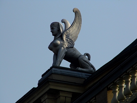 DSCI0282.JPG - Stolz wachen Sphinxen &Atilde;&frac14;ber die sch&Atilde;&para;nen alten Gem&Atilde;&curren;uer