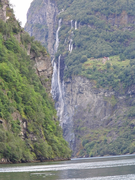 DSCI0306.JPG - Sowas kennt man nur aus "Herr der Ringe",aber hier ist man mittendrin