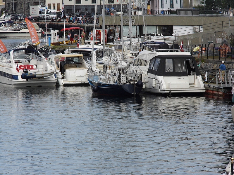 DSCI0419.JPG - Tja und da sind wir wieder in Aalesund. Erstmal klettern, aber das bleibt nicht so.