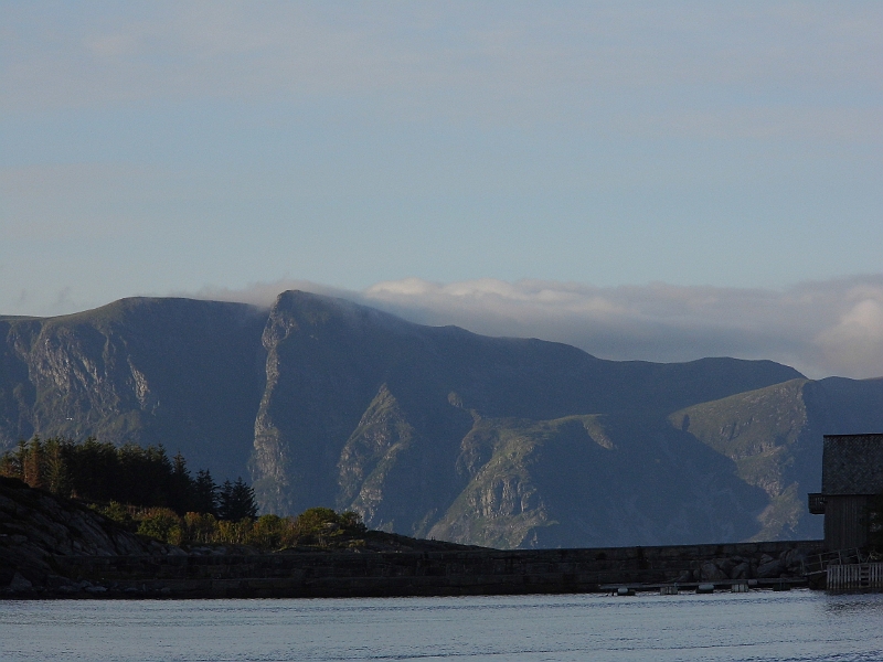 DSCI0444.JPG - Aber schon kommen wieder Wolken ueber das Kap gekrochen. Gut, dass wir es hinter uns haben.