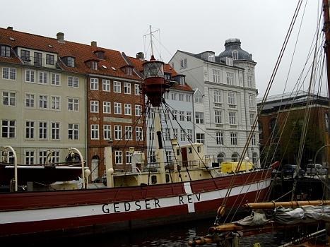DSCI0306.JPG - Das Feuerschiff "Gedser rev" hat im Oldtimer-Hafen einen w&Atilde;&frac14;rdigen Platz gefunden.