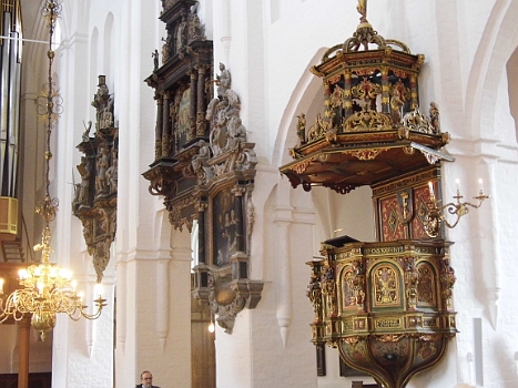 DSCI0329.JPG - Die Schlosskirche von Innnen