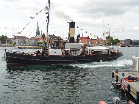 DSCI0352.JPG - Auch so ein oller Dampfer, im wahrsten Sinne des Wortes, wird wiedererweckt. Dreck macht er allerdings f&Atilde;&frac14;r 10 neue seiner Art