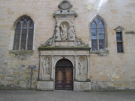 DSCI0362.JPG - Eingang zur Schlosskirche