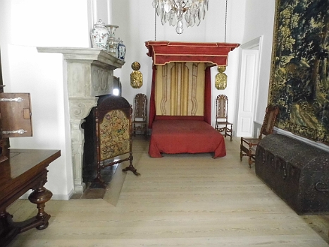 DSCI0385.JPG - ...und die bescheidene H&Atilde;&frac14;tte des Skippers f&Atilde;&frac14;r die Wintermonate. Ihr seht also: Ihr braucht euch keine Sorgen zu machen...