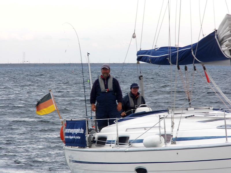 DSCI1117.JPG - Auch die Laon kommt nach Dragoer. Joerg und Frau kommen spaet, aber sie kommen.