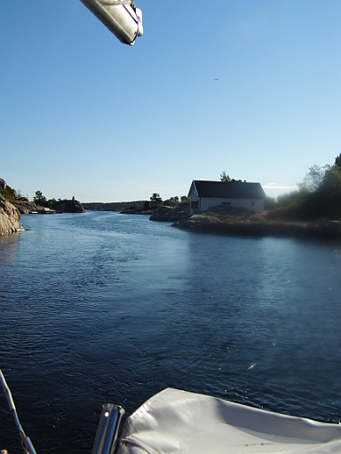 DSCI0131.JPG - Wie's die Seekarte versprochen hatte: es wird eng!