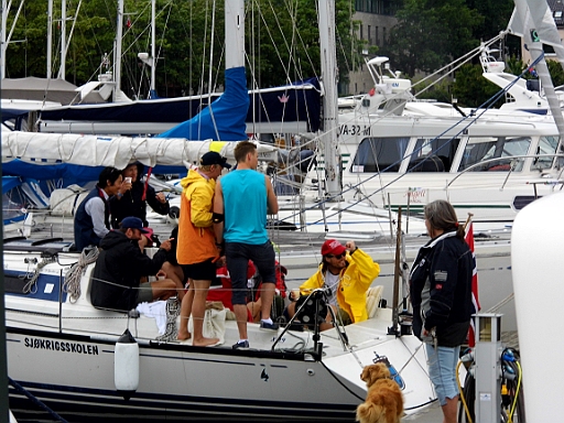 DSCI0257.JPG - Die hier "gluehen schon mal vor", bevor es zur Party geht.