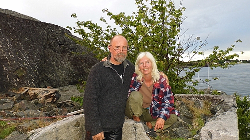 DSCI0058.JPG - Die freundliche Dame, die uns hier fotografiert, lud uns auch ein mitzufeiern.