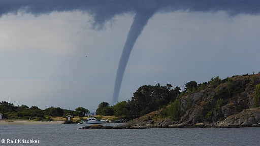 DSCI0121.JPG - Wieder eine neue Wasserhose, Tornado oder wie die Norweger sie nennen "Skypumpe"