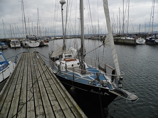 DSCI0448.JPG - Schliesslich brechen wir auf nach Dragoer und setzen am naechsten Tag unseren Weg weiter fort nach Helsingoer. Und da sind wir noch immer. Mieses Regenwetter und vor allem Flaute hat uns das Weiterkommen erst einmal unmoeglich gemacht.