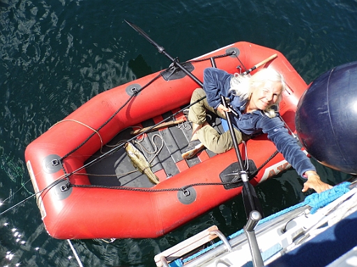 DSCI0086.JPG - Und peng! Da kommt sie schon mit ihrem zweiten Dorsch.