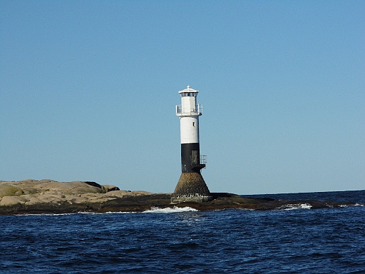 DSCI1223.JPG - Immer wieder - vor allem bei schoenem Wetter - ein gern genommenes Motiv: Leuchtfeur