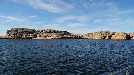 DSCI1260.JPG - Smoegen hat eine tolle Besonderheit: Ein Freibad in den Felsen! Das hier ist sozusagen die "Badebucht"