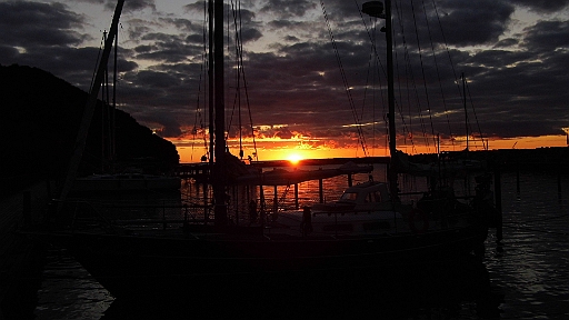 DSCI2053.JPG - Immer wieder wunderschoen: Der Sonnenuntergang in Lohme. Ein schoener Abschied von der Ostsee