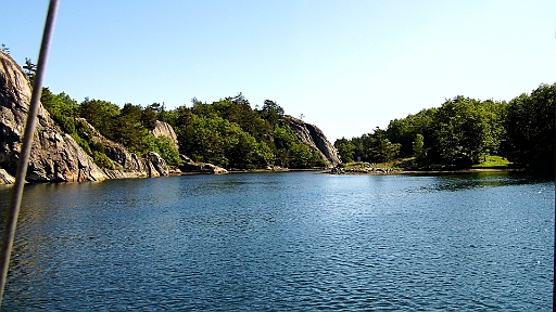 DSCI1076.JPG - So und weiter gehts im Rundumblick. Hier der Blick nach achtern. Man sieht: Weit und breit nur Natur pur. WIR werden den Platz nicht verraten. Kennen ohnehin schon zu viele Leute.