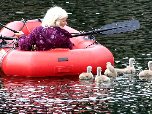 DSCI1121.JPG - Die Bordfee mit ihren "Ziehkindern"