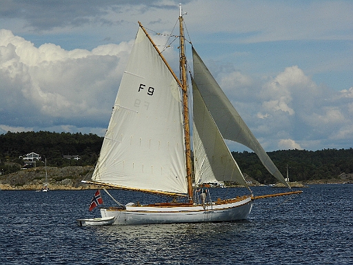DSCI0469.JPG - Unter vollen Segeln ist der Anblick einfach umwerfend.