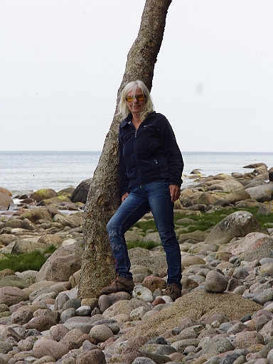 DSCI0384.JPG - Klar, wusste jeder schon vorher: Die Boredfee in "Model-Pose". Koennte glatt fuer ne Jeanswerbung herhalten.