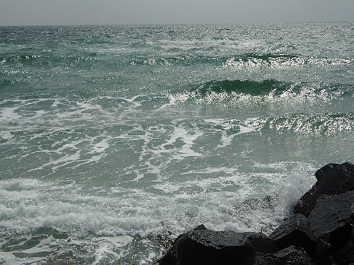 DSCI0525.JPG - Der See zuzuschauen, in den wenigen Augenblicken, in denen sich die Sonne zeigt, ist immer wieder schoen.