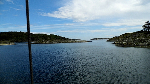 DSCI1230.JPG - Am naechsten Morgen sind nur noch einige Wenige in "unserer" Bucht. 