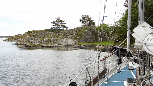 DSCI1243.JPG - Unser neuer Lieblingsplatz: Stokken, ca. 5 sm SE von Kristiansund. Ein nach allen Seiten geschuetzter Anlege-bzw. Ankerplatz. Wir haben ihn auf Joergs Empfehlung angelaufen.