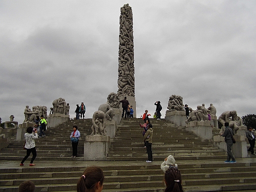 DSCI0692.JPG - Der Obelisk wurde aus einem einzigen Granitblock gemeisselt