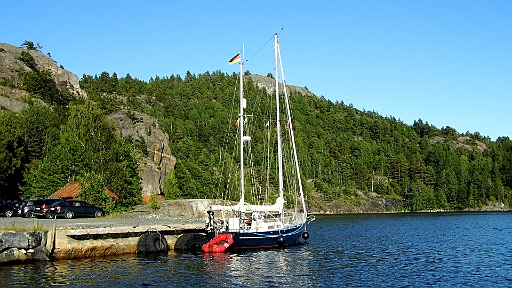 DSCI0872.JPG - Schliesslich mussten wir doch an den alten Faehranleger, weil es an derSchaere zu flach wurde.